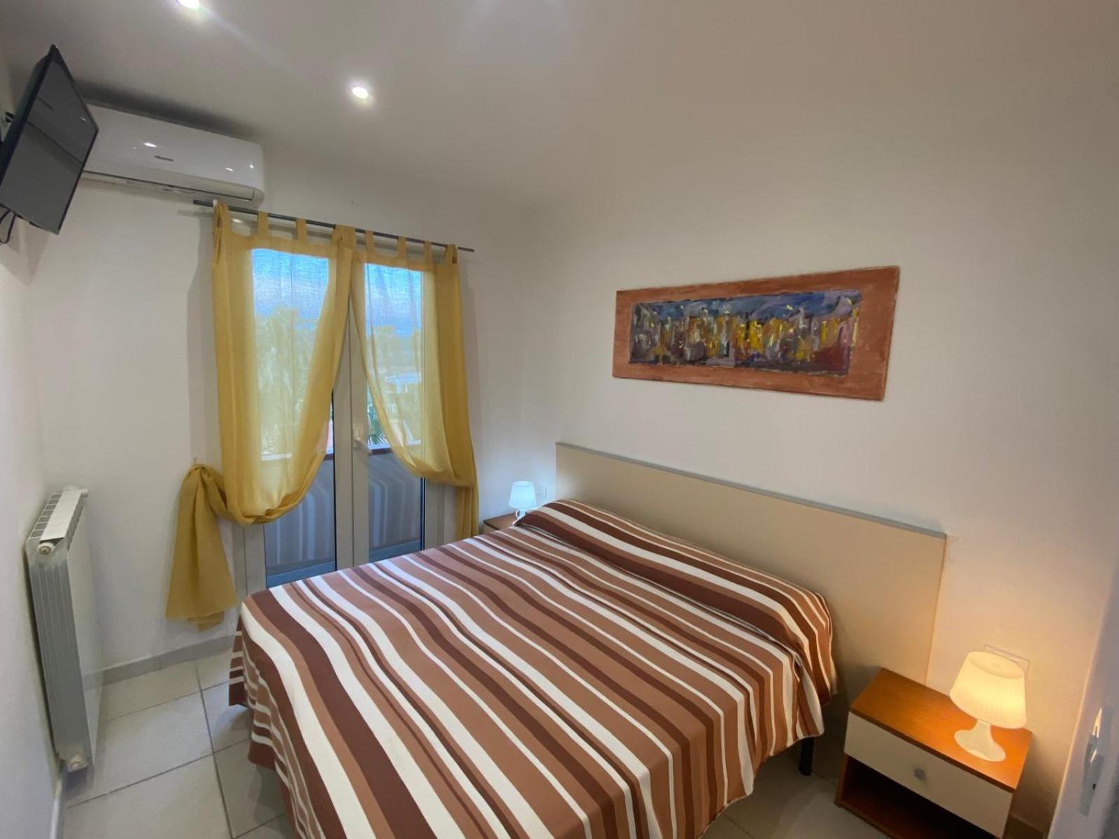 Residence Parco Del Sole โรดิการ์กานิโก ภายนอก รูปภาพ